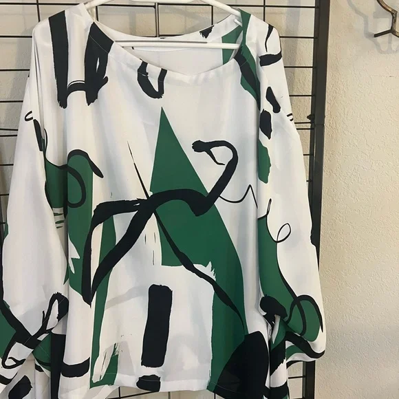 Chico's Green and Black Abstract Blouse. L/xl - Picture 2 of 4